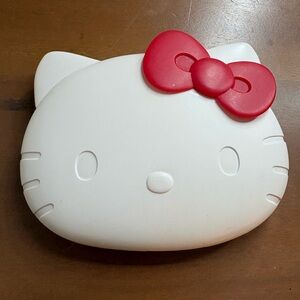 Impressions Vanity Hello Kitty compact mirror battery operated